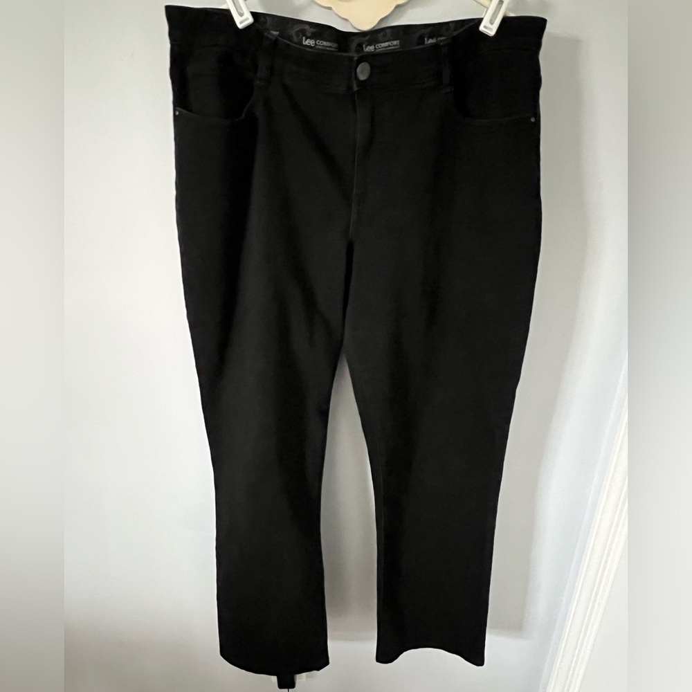 Lee Women's Black Straight Leg Jeans ~ 14